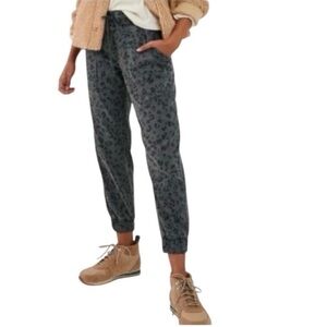 Anthropologie Cloth & Stone Gray Leopard Joggers